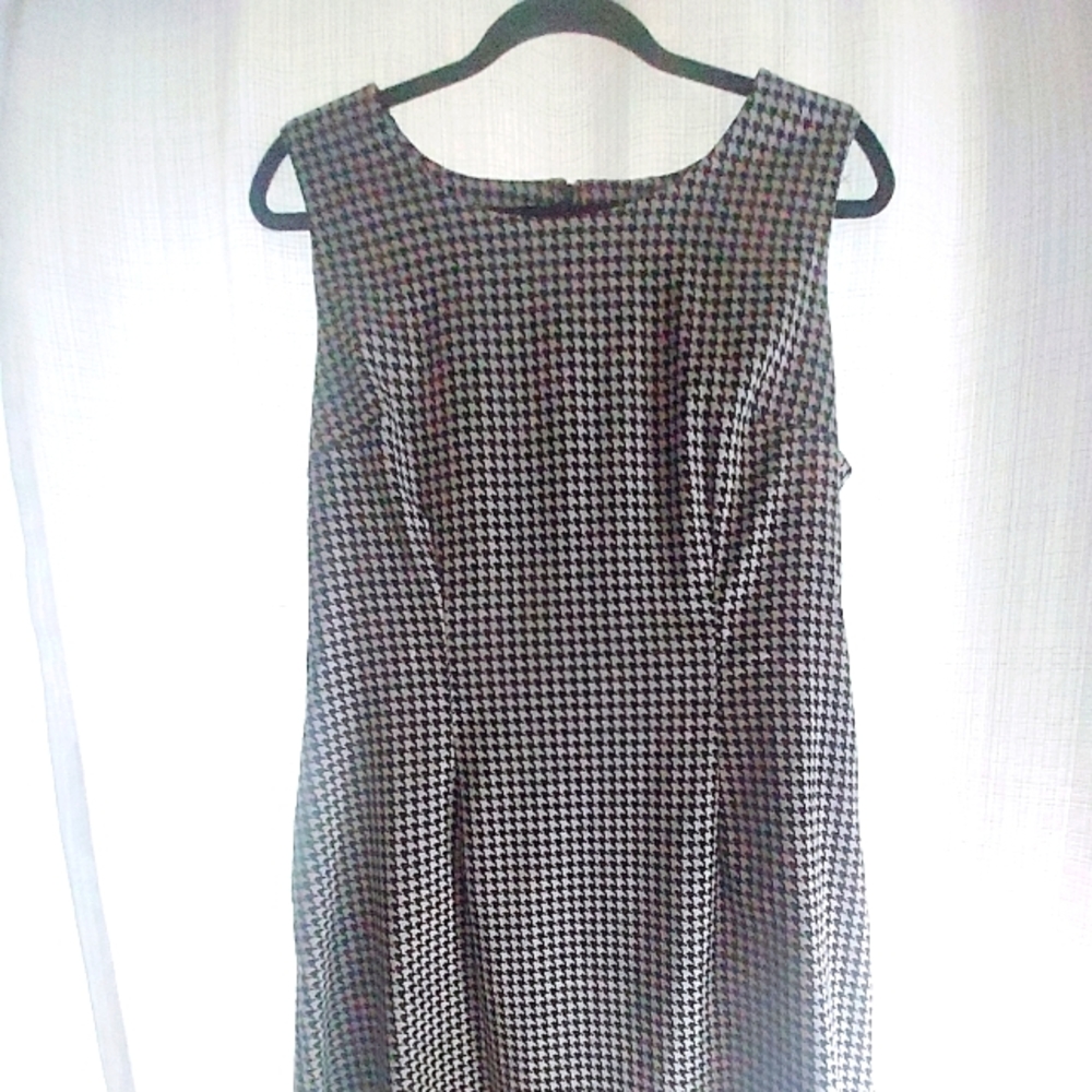 Black and white simple straight line dress